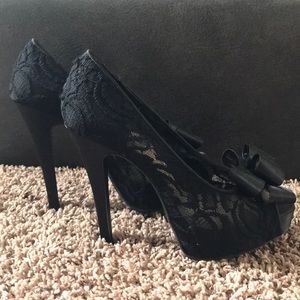 Chinese Laundry peep-toe heels